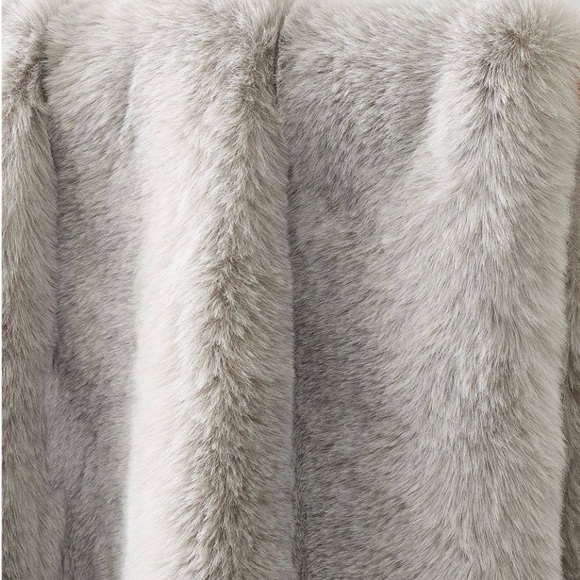 West Elm Faux Fur Chinchilla Throw 47X60 Frost Grey - Picture 2 of 6